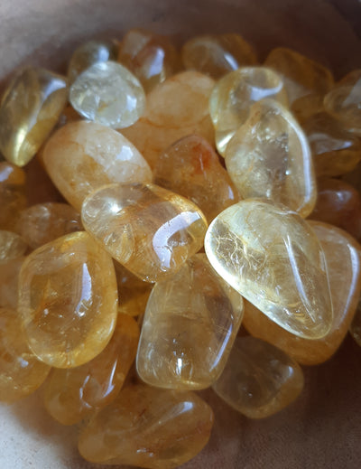 Yellow Crackled Quartz Crystal Set of Tumbled Stones Smoothed and Polished - 2x3cm